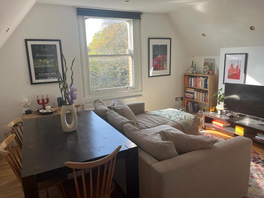 2 Bedroom Top Floor Flat, West Dulwich Free Street Parking London Bagian luar foto