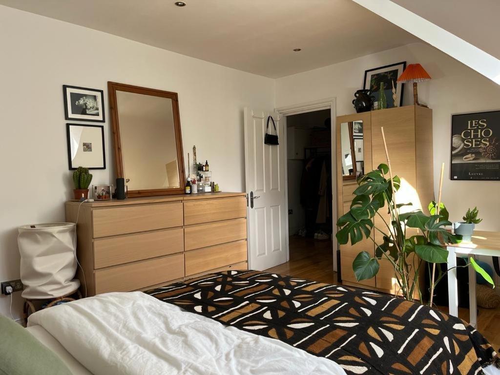 2 Bedroom Top Floor Flat, West Dulwich Free Street Parking London Bagian luar foto